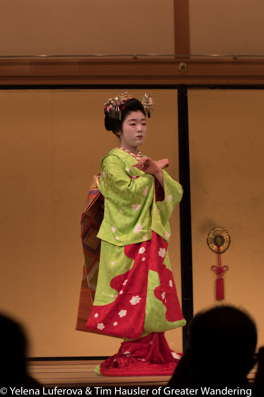 Cultural show at Gion Corner (maiko dance)